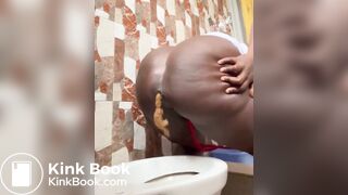 Ebony pee - video 10