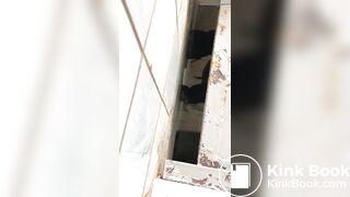 iranian milf pooping