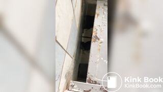 iranian milf pooping