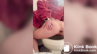 Sexy teen shits massive hard turd