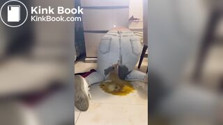 Diarrhea in jeans - video 3
