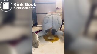 Diarrhea in jeans - video 3