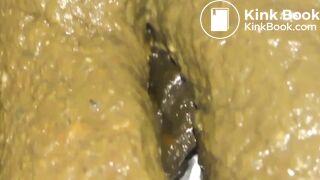 STUNNING BABE FARTS AND SHITS