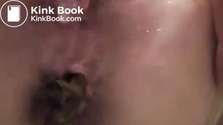 QUICK POOPING AND PEEING WITH HER THONG