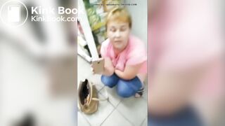 Женщина напоносила в магазине магнит