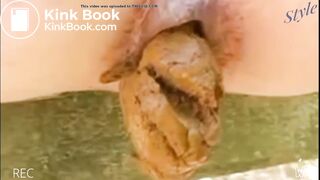 She Have Very Annoyed Turds