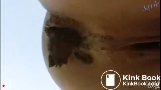 She Have Very Annoyed Turds