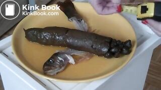 German lady produces 27 cm poo.. auf eine Fischgräte!