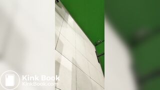 MUJER CAGA EN AURRERA