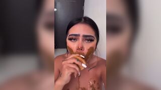 Sexy Latina Scat blowjob