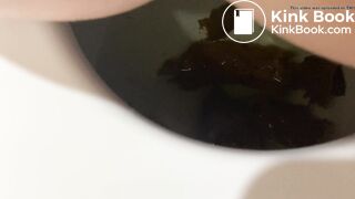 Sitting poop - video 4