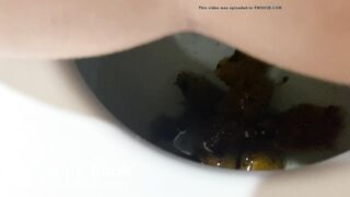 Sitting poop - video 4