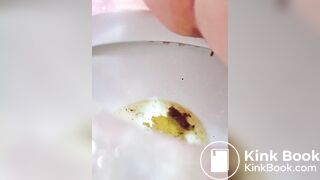 トイレ下痢おなら - video 2