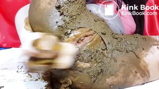 Anna destroy her pantyhose and ass hole with big dildo