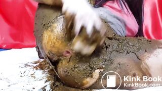 Anna destroy her pantyhose and ass hole with big dildo