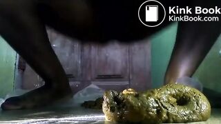 African lady poo..