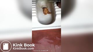 Desi aunty shitting in toilet