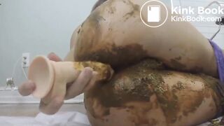 Milf cant hold her spicy food she ate pooping her panty