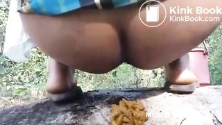 Desi bhabhi outdoor shitting