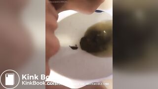 Ebony shits out a creamy turd