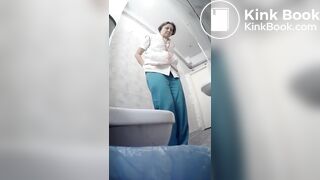 Girls pooping, pornera in the toilet