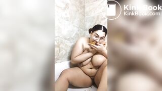 Ebony BBW eats her own shit
