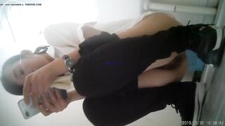 chinese girl shitting - video 9