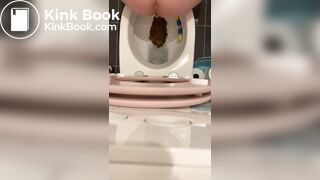 Sexy girl morning Poop 112