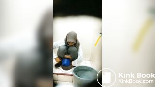 Jilbab Poop 1