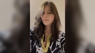 Hot girl shitting + closeups