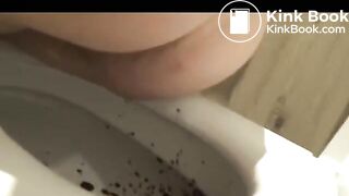 hot chick public toilet diarrhea