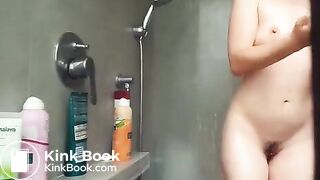 Hot babe pooping in the shower
