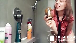 Hot babe pooping in the shower