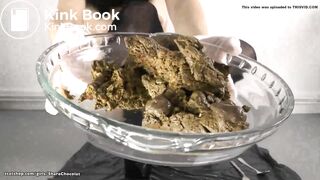 Sexy female plate shitting