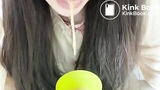 Korean Twitter girl vomitting compilation_1