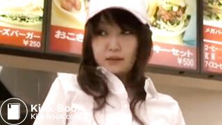 pooping girl2