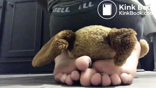 Teen poops leggings on bear