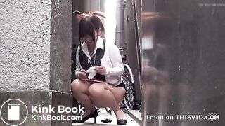 Japanese pooping voyeur - video 2
