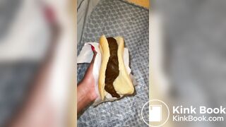 Famous pornstar shits in a hotdog bun