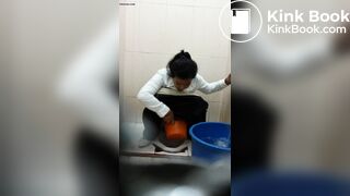 Ngintip Cewek indo poop