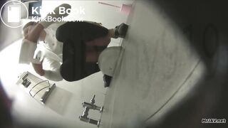 Korean woman toilet shits after pre-poop fart