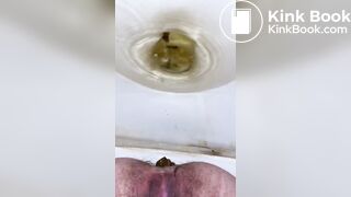 Milf take a nice thic poop