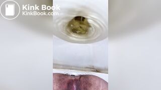 Milf take a nice thic poop