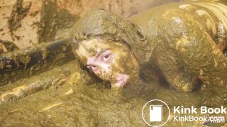 Lyndra and Franky Manure Barn - sensual sex in cowshit