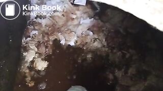 woman toilet poo pee vacuum１