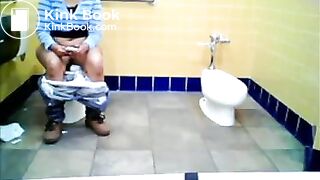 Toilet voyeur pooing - video 2