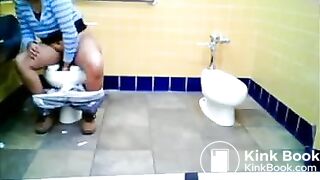 Toilet voyeur pooing - video 2