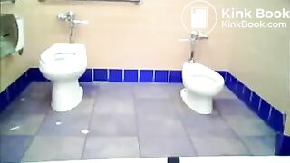 Toilet voyeur pooing - video 2