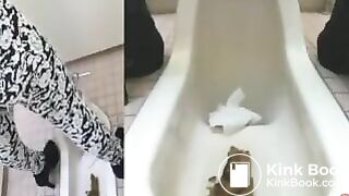 Japanese girls lay long turds