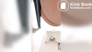 JAPANESE GIRL POOPING - video 17